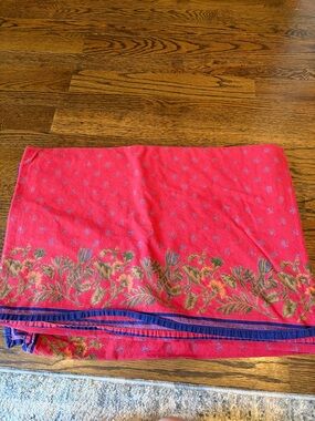 Williams Sonoma Red Floral & blue bees 70”x108” tablecloth